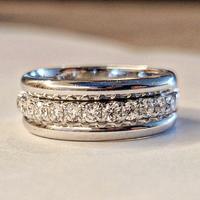 Splendida fede in oro bianco e diamanti