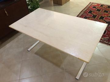 Tavolo/scrivania per studio PC