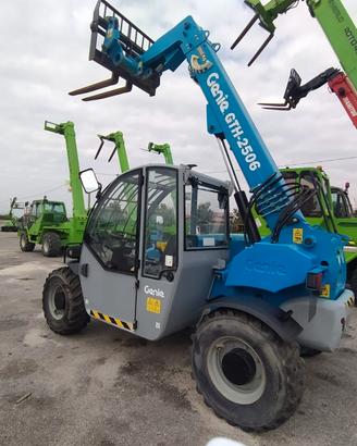 Sollevatore Telescopico Terex Genie 25 6 anno 2015
