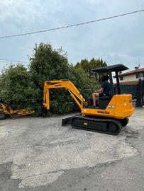 E255 - Escavatore Komatsu 25 q