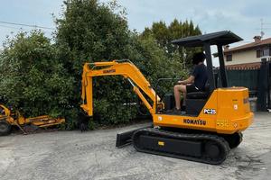 E255 - Escavatore Komatsu 25 q