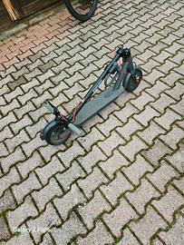 Monopattino ducati elettrico