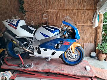 Suzuki gsx r 750 1996 "srad"