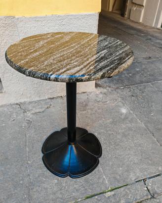Arredamento bar tavolini