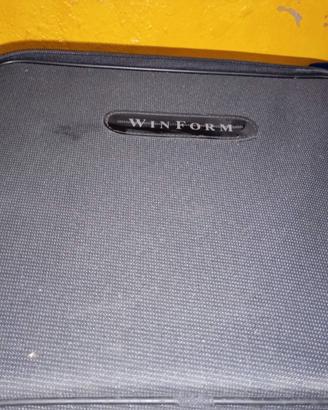 elettrostimolatore e fitness. palestra