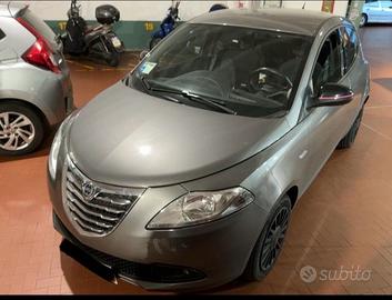Lancia Ypsilon 1.2 69CV 5P Elefantino Rosa-km39500