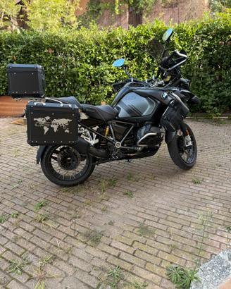 GS adventure Triple Black 2024