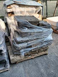 blocchi selici di trachite