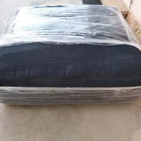 Pouf tessuto a coste 