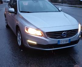 Volvo V60 D2 2015