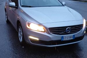 Volvo V60 D2 2015