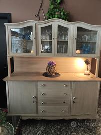 Vetrina shabby chic