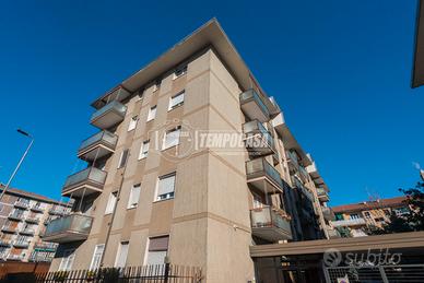 AMPIO BILOCALE DI 70 MQ CON CON BALCONE