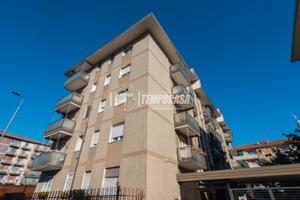 AMPIO BILOCALE DI 70 MQ CON CON BALCONE