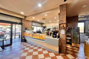 Attività / Licenza di 95 m² con 3 locali a Casalec
