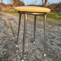 Sgabello vintage in metallo cromato e similpelle
