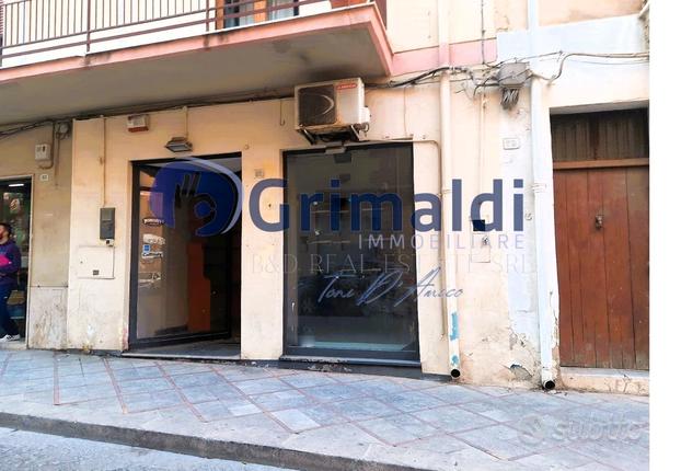 Centralissimo negozio a Termini Imerese (LocM/2)