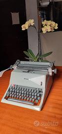 macchina per scrivere modello meccanico