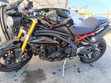  Triumph Speed Triple R 1050 2012