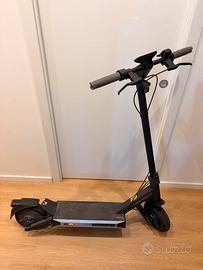 Monopattino elettrico Navee s60