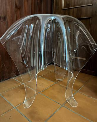 tavolino in plexiglass