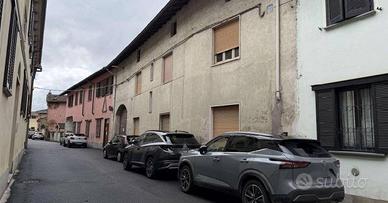 Immobile in asta di 142 m² con 5 locali a Gambolò