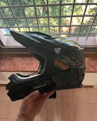 Casco uvex da downhill o MTB