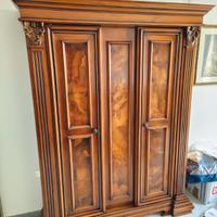 Arredi vintage in legno massello