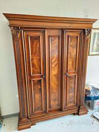 Arredi vintage in legno massello