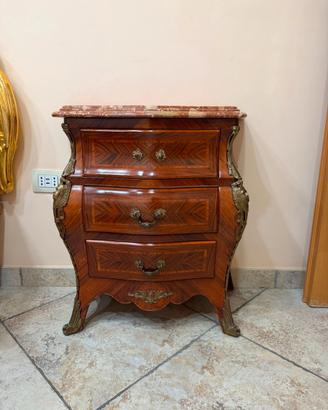 Coppia di comodini bombati stile Luigi XV /Barocco