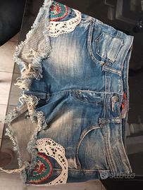 Short jeans