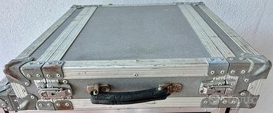Flight case 2U
