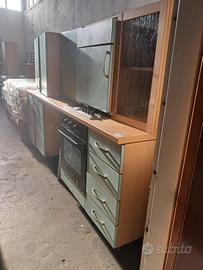 cucina completa con forno 