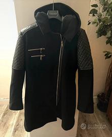 Cappotto nero in panno con dettagli in pelle