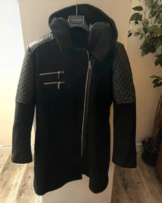 Cappotto nero in panno con dettagli in pelle