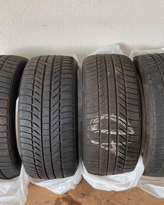 Pneumatici termici 235/40 R18 V continental