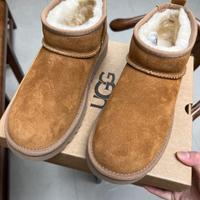 Stivali da neve corti UGG, taglia 40