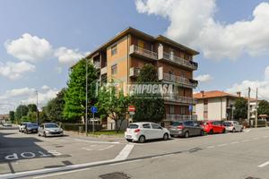 TRE LOCALI AMPIO CON BOX E CANTINA