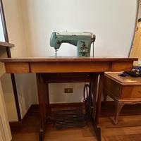 Macchina da cucire Borletti vintage con mobile