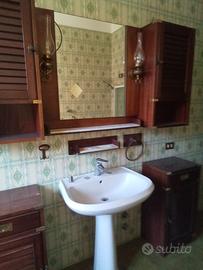 Mobiletti bagno in legno stile 'marinaio'