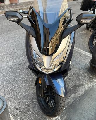 Honda Forza 300