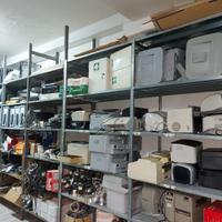 Asta per Arredi e attrezzature per negozio abbigli
