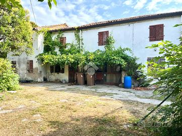 VILLA SINGOLA A PONTE SAN NICOLÒ