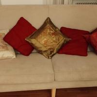 Divano in velluto beige