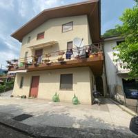 IN BIFAMILIARE MINI AL PIANO TERRA CON INGRESSO...