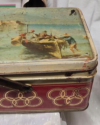 Due scatole di latta vintage