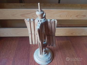 Arcolaio antico da tavolo e cassetta per cucito