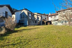 Stavolo con terreno edificabile