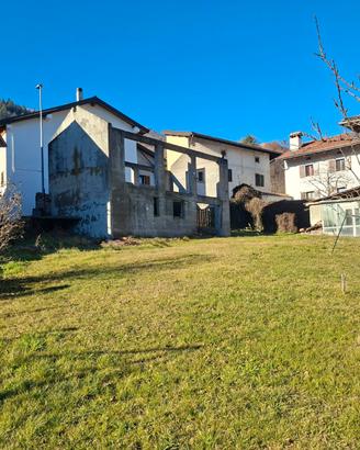 Stavolo con terreno edificabile