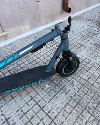Monopattino elettrico Argento come nuovo